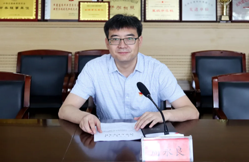 黨委委員、副院長(zhǎng)    周永良